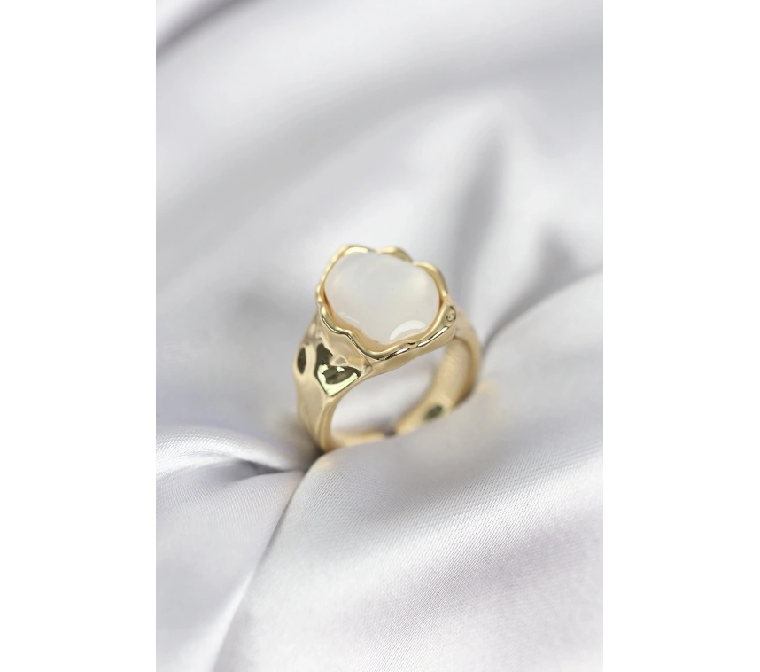 Gold Renk Beyaz Taşlı Vintage Kadın Yüzük