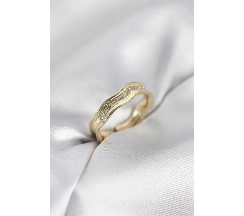 Gold Renk Su Damlası Model Zirkon Taşlı Kadın Yüzük