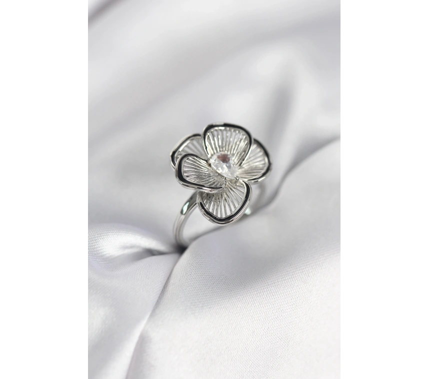 Gümüş Renk Çiçek Model Vintage Kadın Yüzük