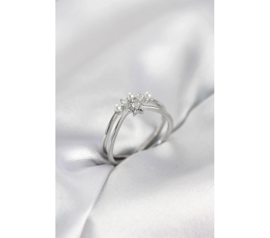 Gümüş Renk İncili Yıldız Model Zirkon Taşlı Kadın Yüzük