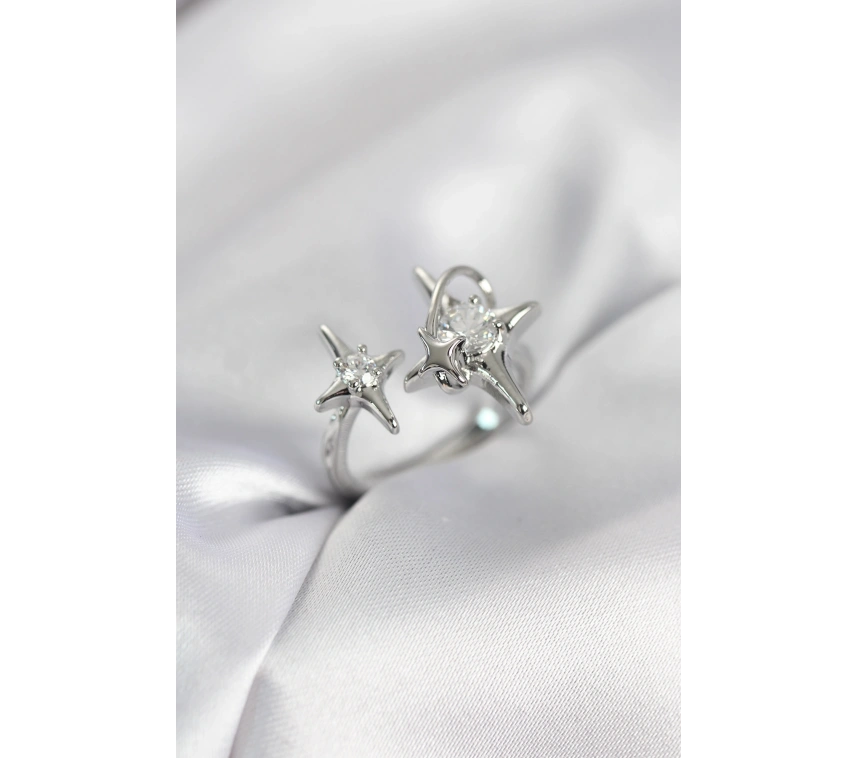 Gümüş Renk Kutup Yıldızı Model Zirkon Taşlı Kadın Yüzük