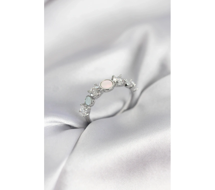 Gümüş Renk Minimal Plaka ve Zirkon Taşlı Kadın Yüzük