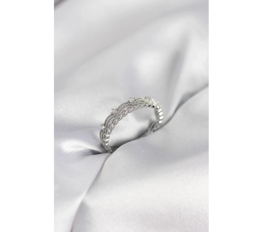 Gümüş Renk Motif Desenli Zirkon Taşlı Kadın Yüzük