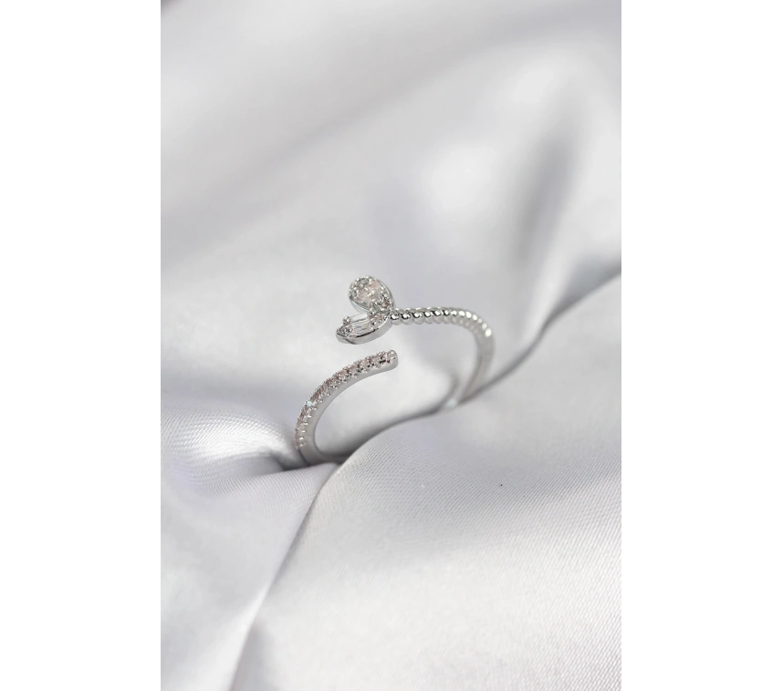 Gümüş Renk Pirinç Kuyruklu Kalp Model Kadın Yüzük