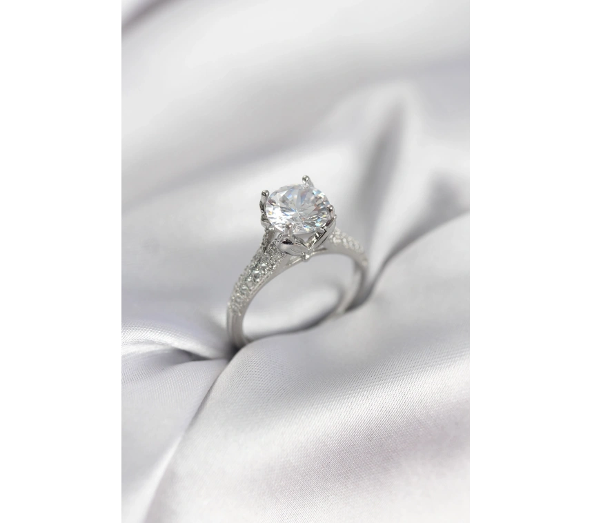 Gümüş Renk Tek Taş Model Zirkon Taşlı Kadın Yüzük