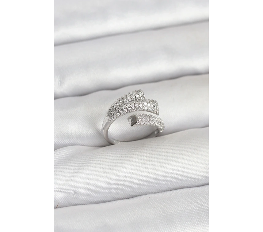 Gümüş Renk Zirkon Taşlı Pirinç Kadın Yüzük