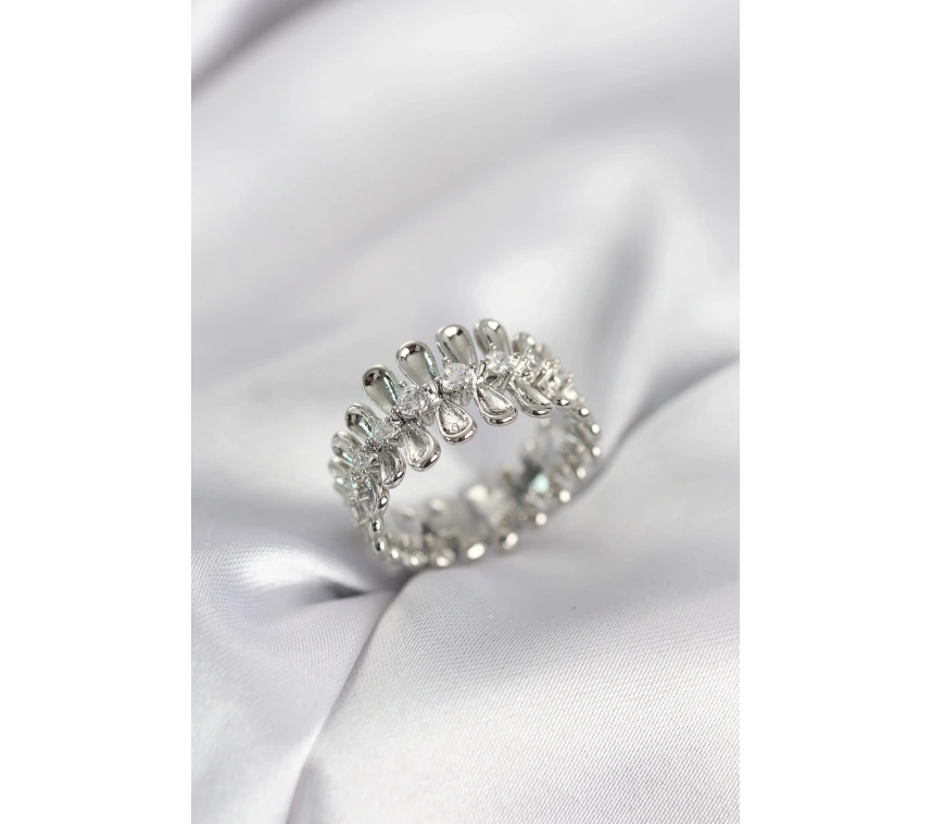 Gümüş Renk Zirkon Taşlı Sıralı Damla Model Kadın Yüzük