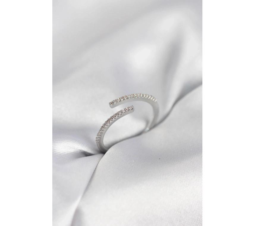 Gümüş Renk Zirkon Taşlı Yılan Tarz Kadın Yüzük