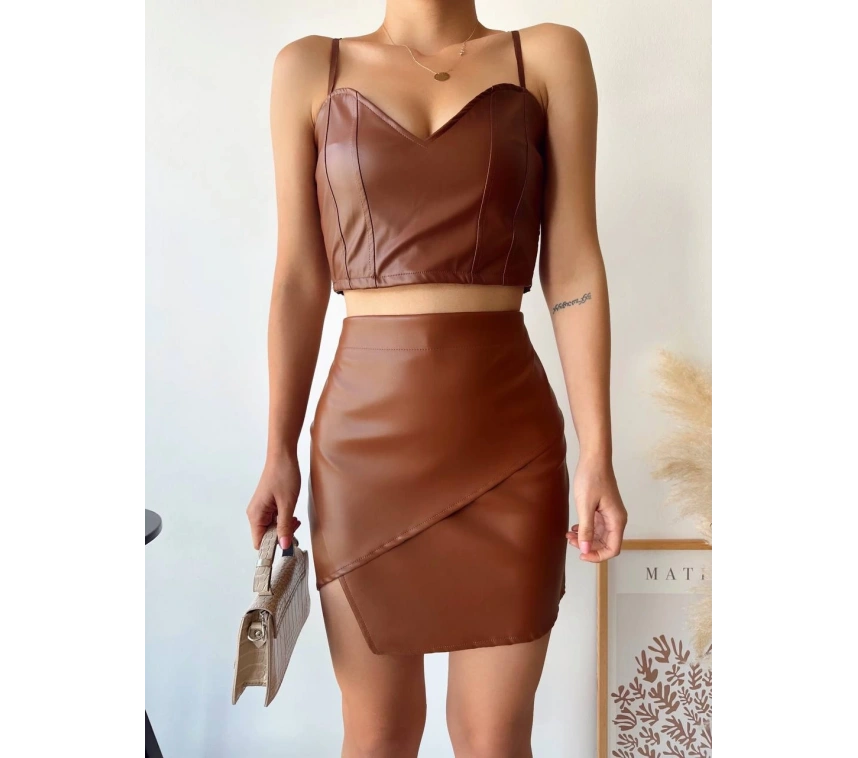 Kapaklı asimetrik model deri etek kahve