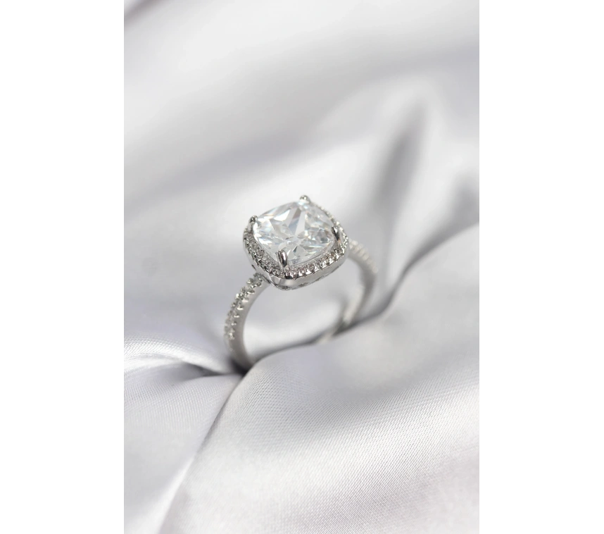 Kare Tek Taş Model Zirkon Taşlı Gümüş Renk Kadın Yüzük