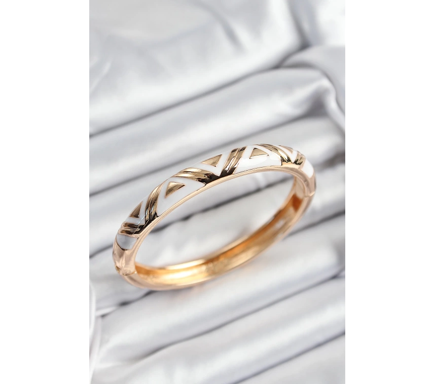 Mineli Pirinç Beyaz Üçgen Motifli Gold Renk Kadın Kelepçe