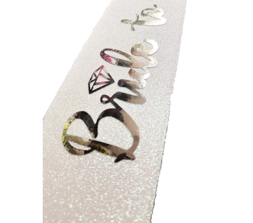 NessiWorld Beyaz Üzeri Gümüş İtalik Alyanslı Bride To Be Yazılı Simli Işıltılı Kuşak Kemer 10x80 cm