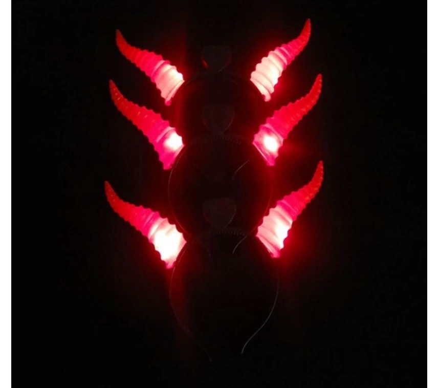 Nessiworld Kırmızı Renk Led Işıklı Kıvrımlı Boynuz Taç 27x18 cm