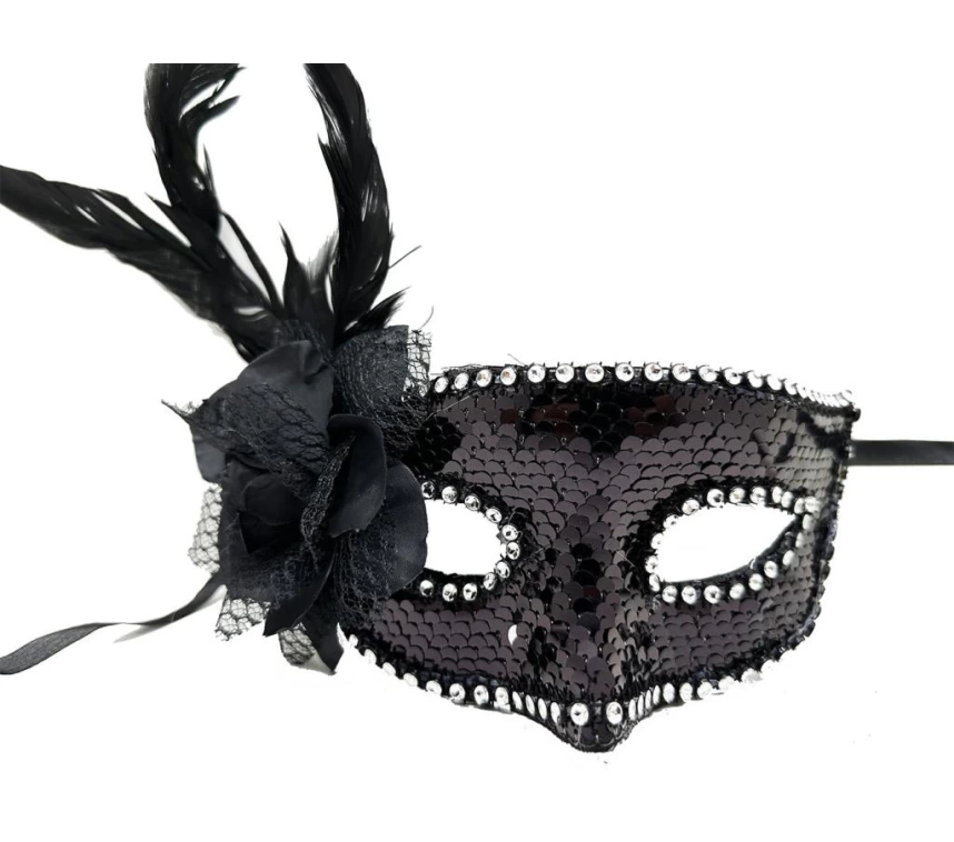 Nessiworld   Siyah Renk Yandan Tüylü Güllü Gümüş Taşlı Pullu Maske 20x22 cm