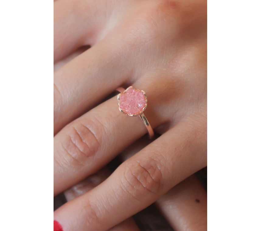 Pembe Lotus Çiçek Figür Gold Renk Kadın Yüzük