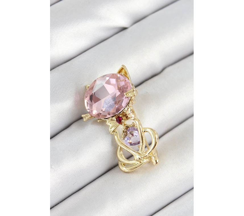 Pembe Zirkon Taşlı Kap Detaylı Kedi Figürlü Gold Renk Kadın Broş
