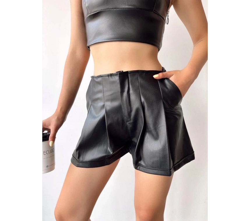 Pileli deri şort siyah h240053