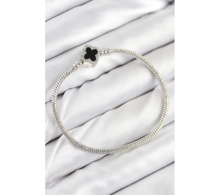 Pirinç Charm Zirkon Taşlı Yonca Model Gümüş Renk Kadın Bileklik