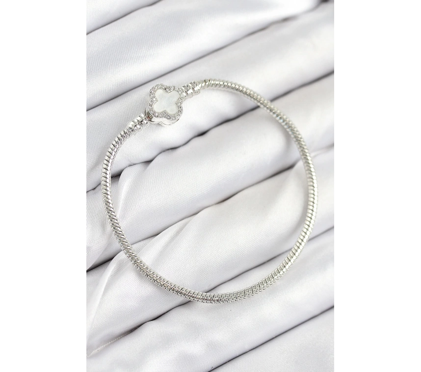 Pirinç Charm Zirkon Taşlı Yonca Model Gümüş Renk Kadın Bileklik