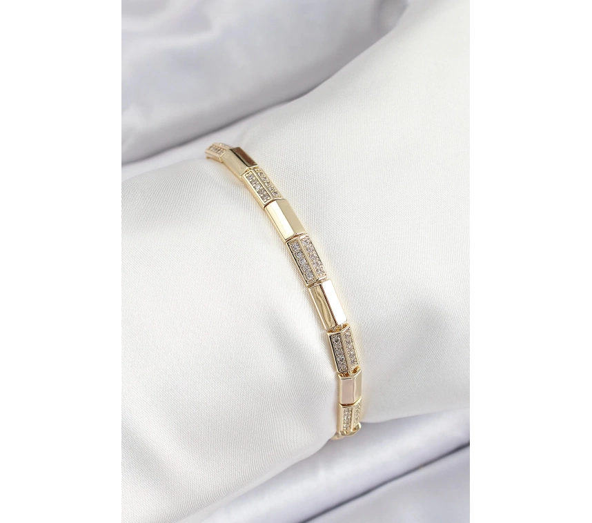 Pirinç Dikdörtgen Model Zirkon Taşlı Gold Renk VİP Seri Kadın Bileklik