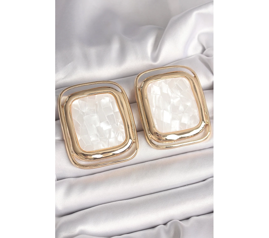 Pirinç Gold Renk Beyaz Mineli Kare Model Kadın Küpe