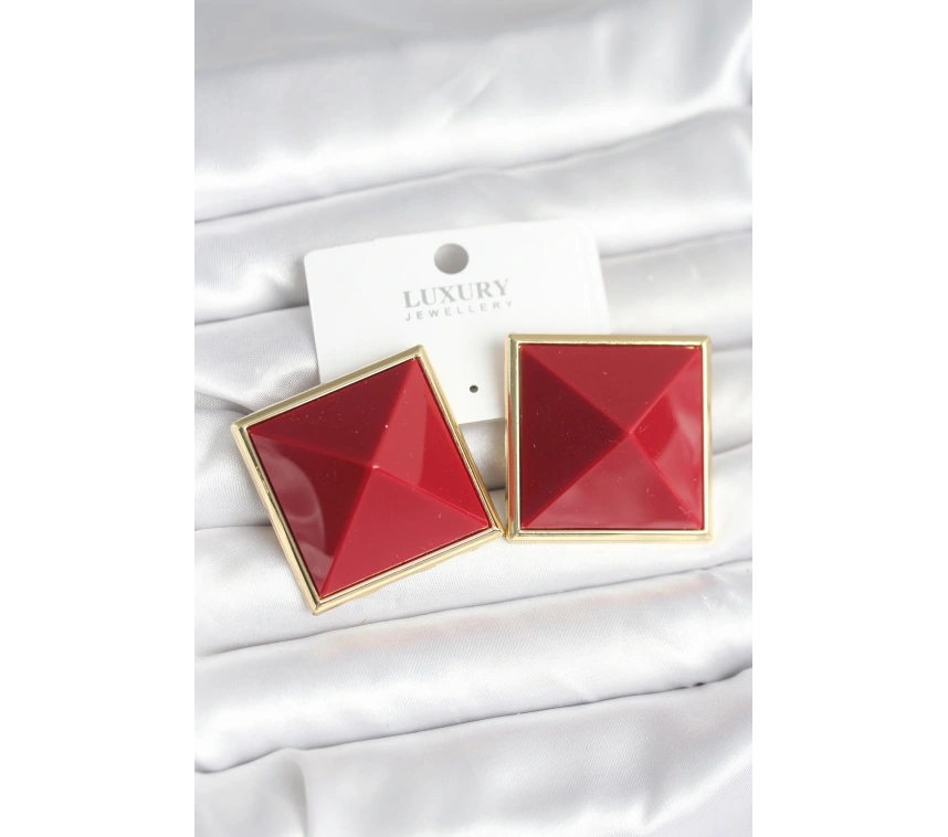 Pirinç Gold Renk Bordo Piramit Model Kadın Küpe