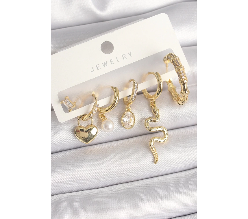 Pirinç Gold Renk Sallantı Yılan Model Zirkon Taşlı Halka Kilit Kalp Detay Kadın Küpe Seti