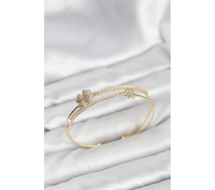 Pirinç Gold Renk Yonca Model Kadın Bileklik