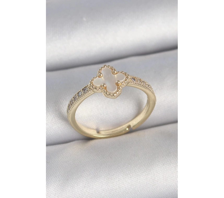 Pirinç Gold Renk Zirkon Taşlı Beyaz Mineli Yonca Model Ayarlanabilir Kadın Yüzük