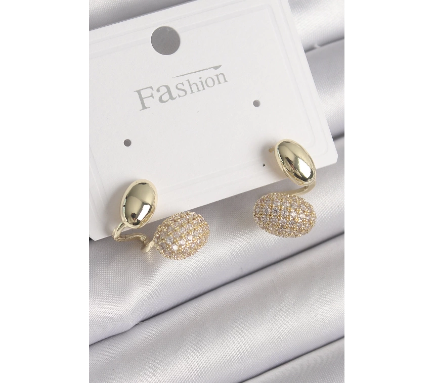 Pirinç Gold Renk Zirkon Taşlı Bombeli Model Kadın Küpe