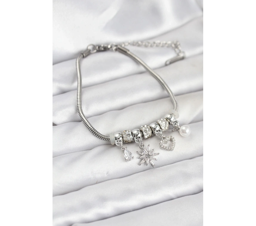 Pirinç Gümüş Renk Kutup Yıldızı ve Kalp Charmlı Kadın Bileklik