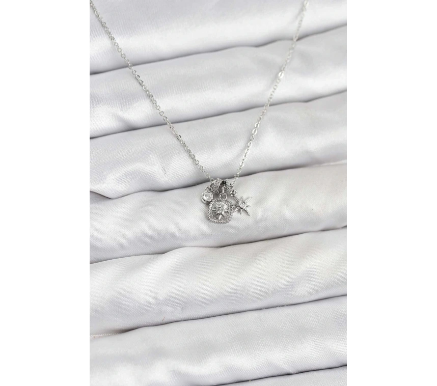 Pirinç Gümüş Renk Minimal Charmlı Kadın Kolye