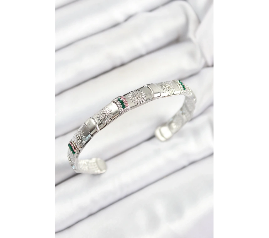 Pirinç Karışık Zirkon Taşlı Çiçek Model Gümüş Renk Altı Açık Kadın Bileklik