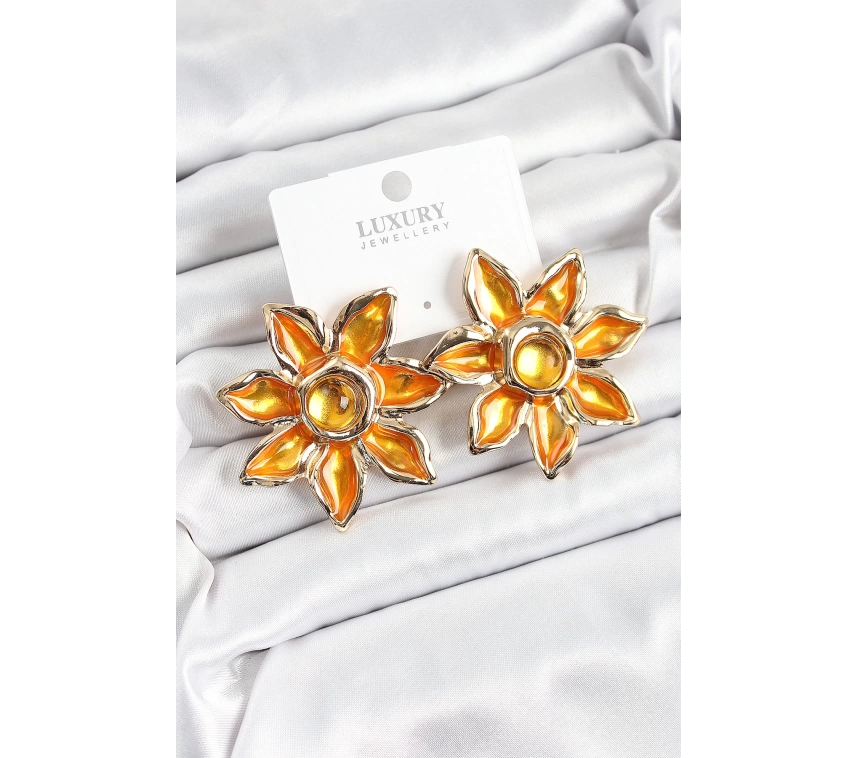 Pirinç Mineli Alevli Çiçek Model Gold Renk Kadın Küpe