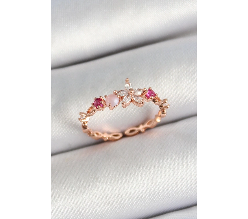 Pirinç Papatya Figürlü Zirkon Taşlı Rose Gold Renk Ayarlanabilir Kadın Yüzük