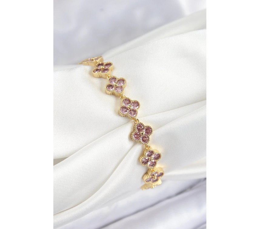 Pirinç Pembe Zirkon Taşlı Yonca Model Gold Renk VIP Seri Kadın Bileklik