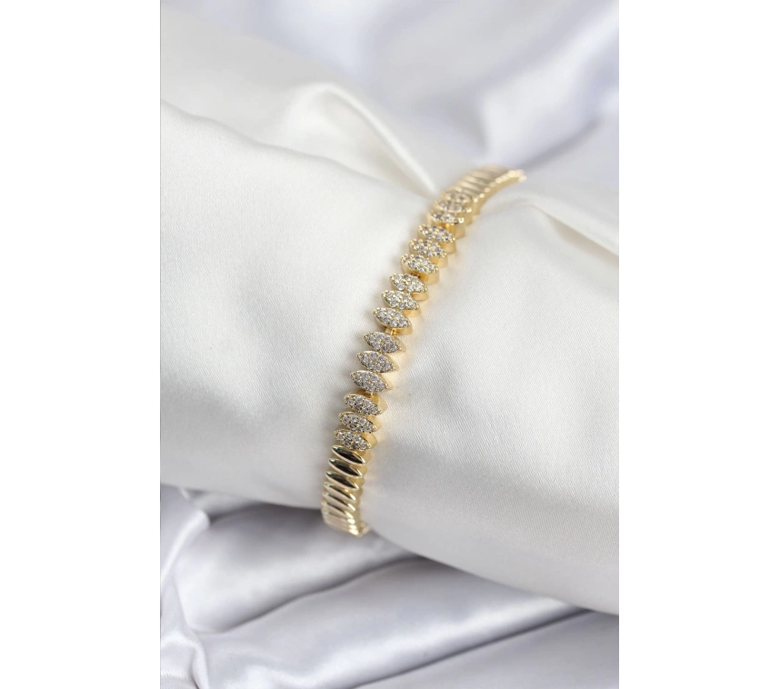 Pirinç VIP Seri Gold Renk Zirkon Taşlı Arpa Model Kadın Bileklik