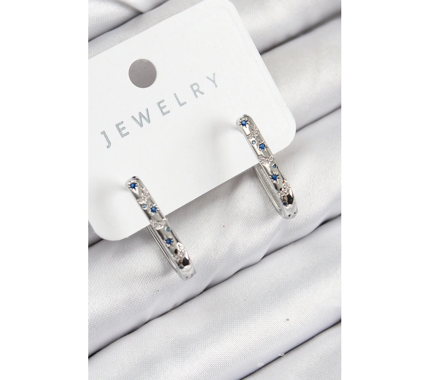 Pirinç Zirkon Taşlı Çiçek Desenli Model Gümüş Renk Kadın Küpe