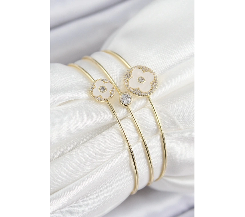 Pirinç Zirkon Taşlı Yonca Model Gold Renk Vip 3lü Kadın Bileklik