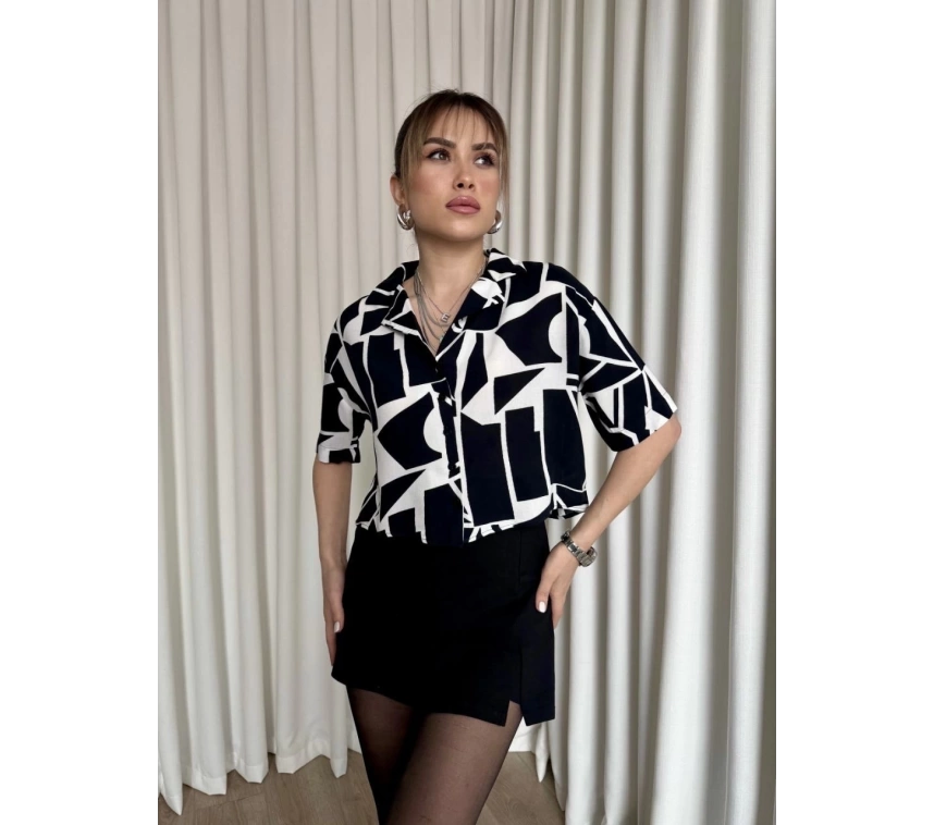 Siyah beyaz baskılı crop gömlek