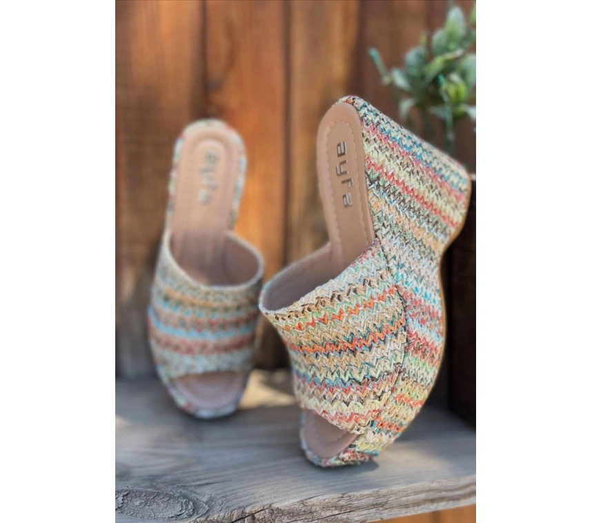 Tlay Kilim Desenli Dolgu Topuk Terlik
