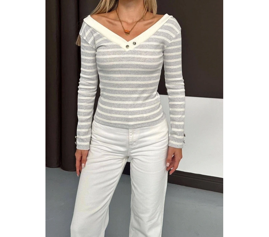 V yaka kol ve yaka düğmeli bluz gribeyaz A4047