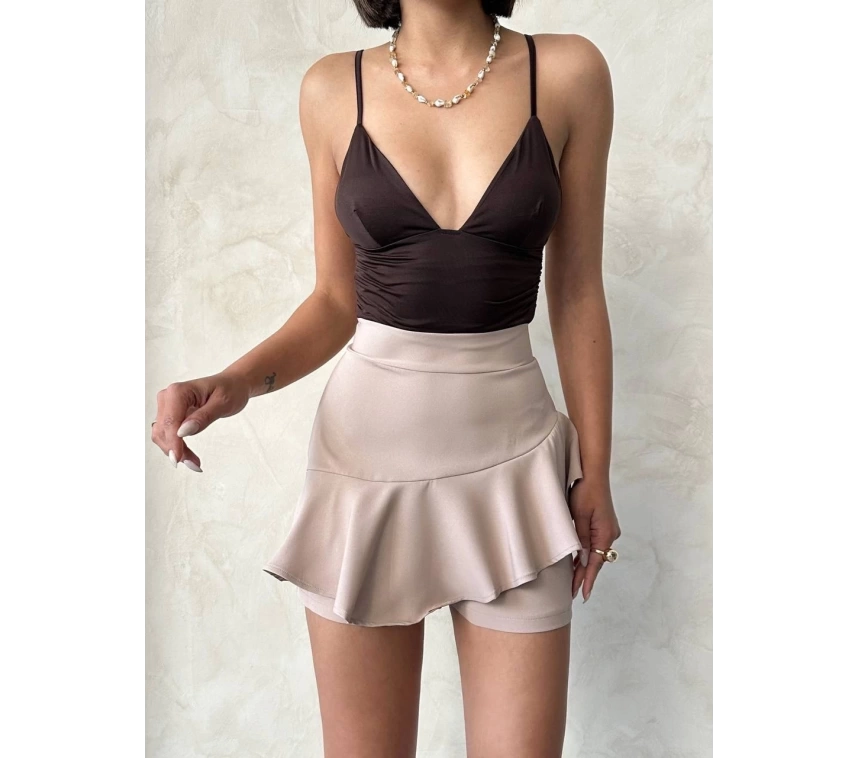 Valonlu fırfırlı şort bej s24683