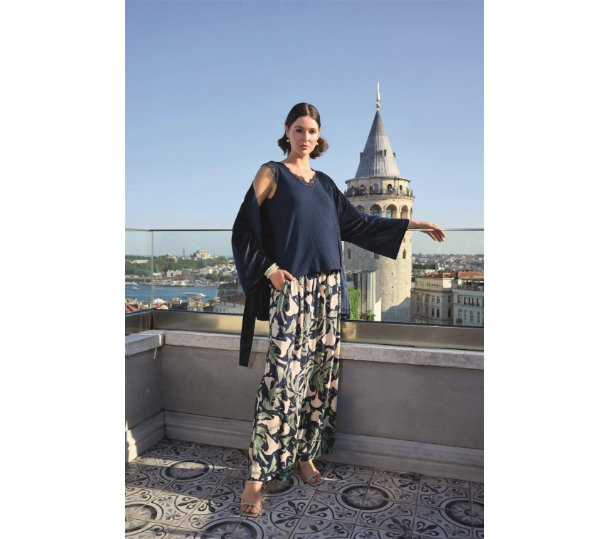 Yaprak Desenli Ve Dantelli 3lü Pijama Takımı