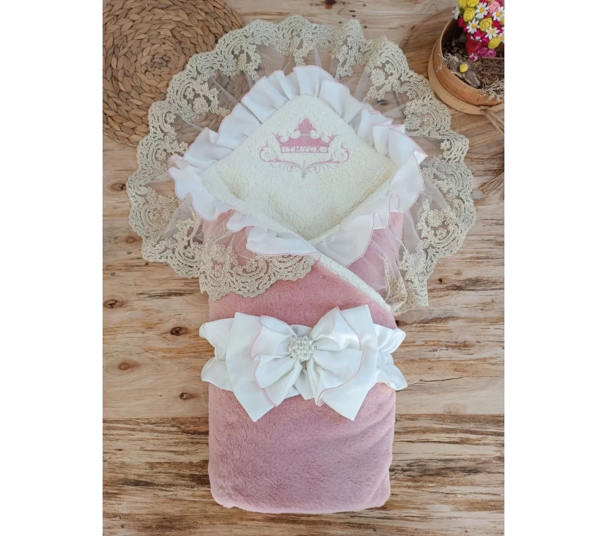 Yenidoğan Wool Yün Kumaş Taç Nakışlı Güpür Duvaklı Fiyonk Prizma Taş Unisex Kundak Bebek Battaniyesi
