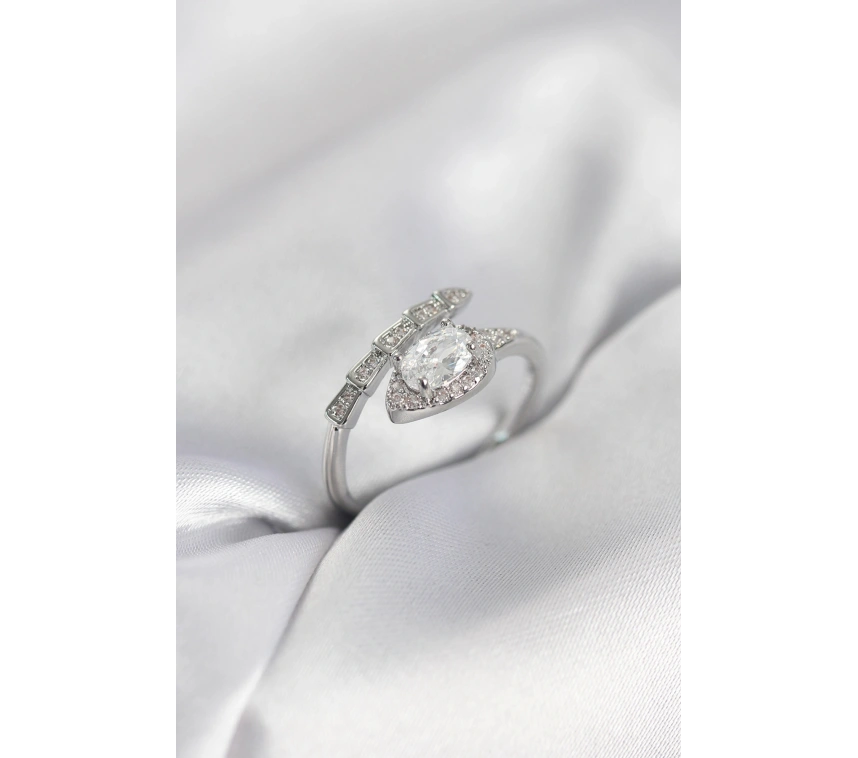 Yılan Model Gümüş Renk Zirkon Taşlı Kadın Yüzük