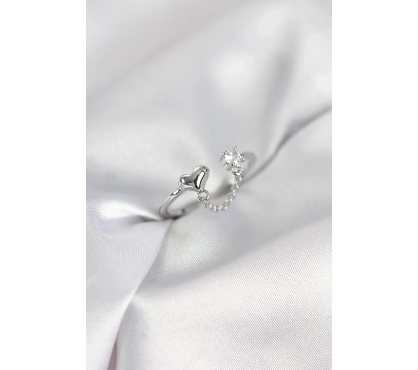 Zincir Sallantılı Kalp Model Gümüş Renk Kadın Yüzük