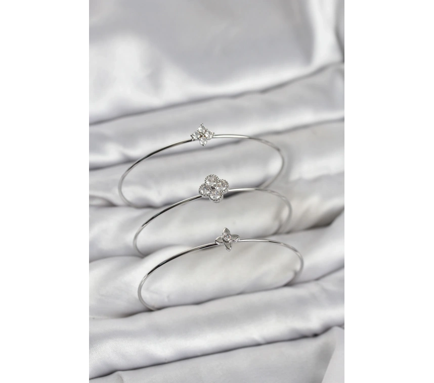 Zirkon Taşlı Gümüş Renk Yonca Tasarım 3lü Kadın Bileklik Kombini