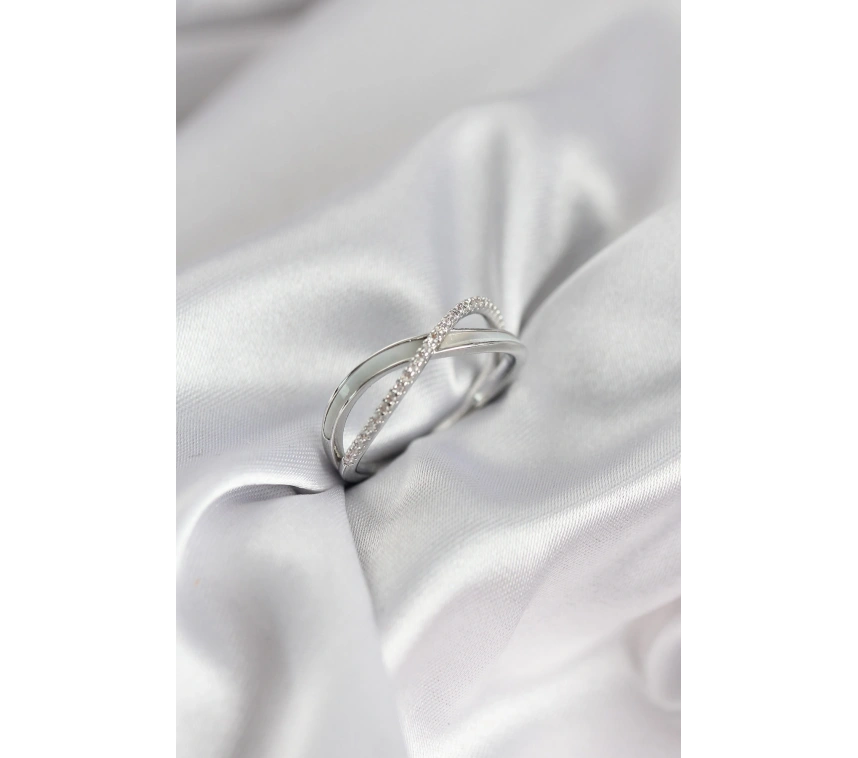 Zirkon Taşlı Sarmal Sedefli Gümüş Renk Kadın Yüzük