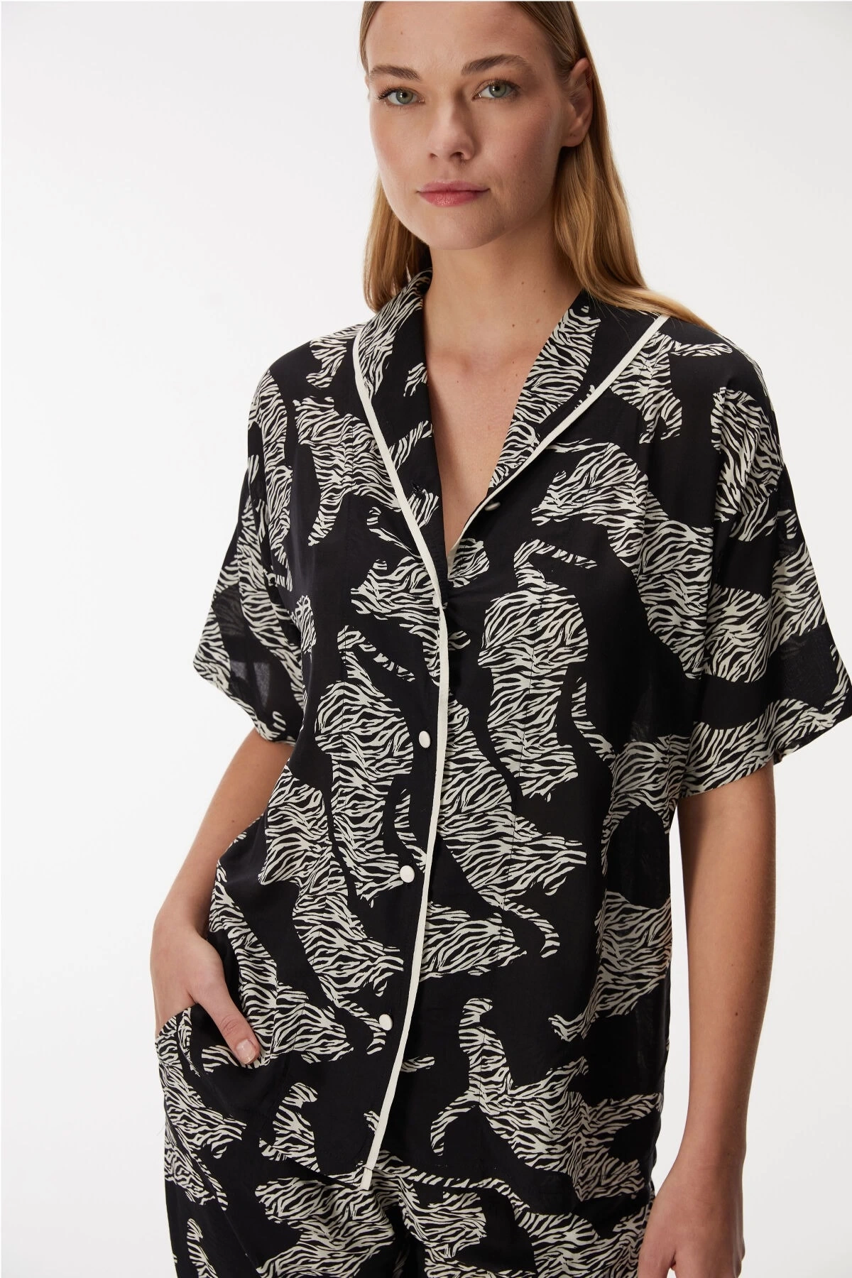 Anıl 11389 Bayan Kısa Kol Gömlek Ve Pantolon Takım